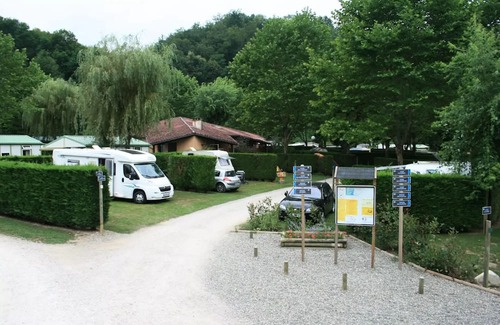 Oust House | MOBIL-HOME COUFLENS with covered terrace sleeps 6
