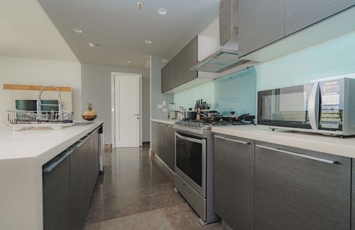 Campo Alegre Apartment | Exclusive and luxury 1BR with balcony in Yoo Panama