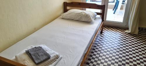 Neoi Epivates Apartment | Veranda Rooms to Let
