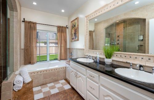 Tarzana House | Deluxe and Spacious 4BR Residence with Parking, BBQ