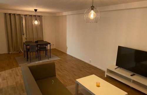 Huskvarna Apartment | Mysig 1 rok med trädgård