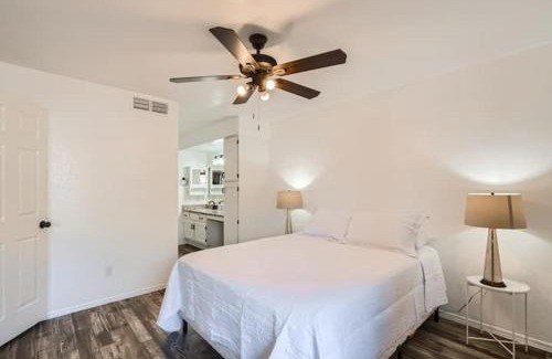 Tucson Apartment | Tucson Great: 2BR Condo with Pool & Mountain Scene