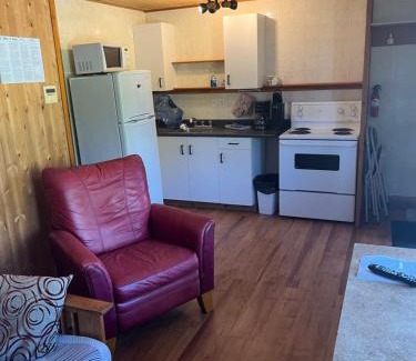 Salmon Arm Hotel | ViewPoint RV & Cottages