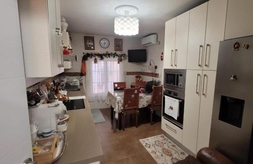 Distrito Sur House | Shared accommodation a room with a view of the garden