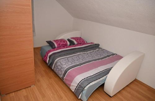 Glamocani House | Domacinstvo Marija