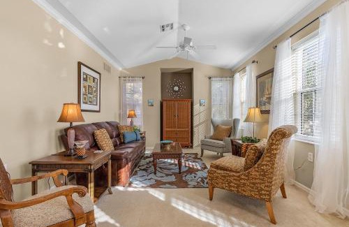 Diplomat House | WHAT A VIEW! Community Pool & HotTub, Fitness Center - Condo Concordia Gem - Roelens