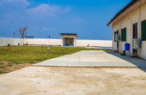 Nungua House | J in G Retreat Center