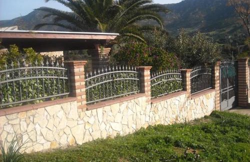 Cuili Murvoni House | Crown
