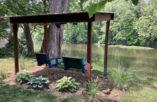 Riverfront house on the Tippecanoe River- Yogi’s Den - upper level