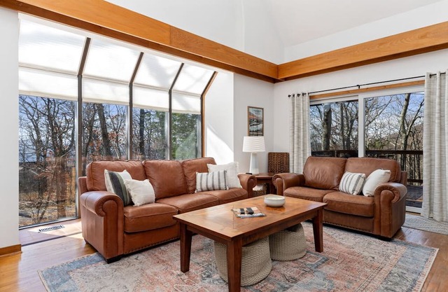 New Listing! 3 min to ski w/hot tub and fireplace. Dog-friendly!