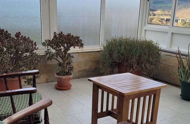 SMALL APARTMENT WITH GREAT VIEWS