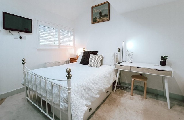 The Pembroke Studio by Richmond Park
