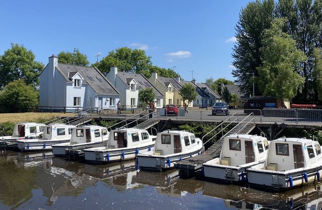 Leitrim Quay - Riverside Cottage No 8
