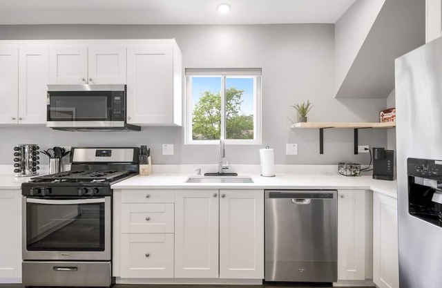 New Stunning 2BED 2BATH Apartment. Close to METRA, O'Hare and Rivers Casino