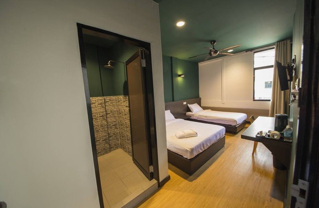 Room V at Jalan Jenang