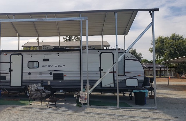 Near lakes/National parks