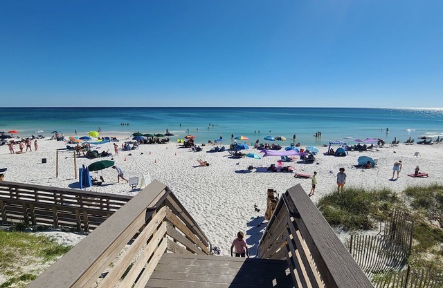 New Listing /Private /Comfy /EZ Walk to Beach