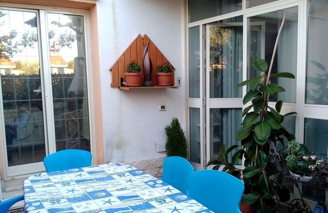 Nice one bedroom apartment with kitchenette and toilet, five beds