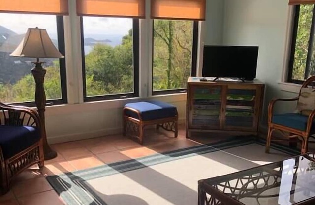 Mountain Breeze Cottage