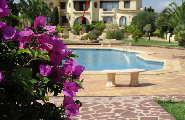 Well maintained house with sea view, terrace, BBQ grill, air conditioning,