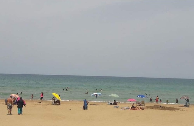 Room in villa by the sea, calm, wifi, garden, terrace, security 24h / 24