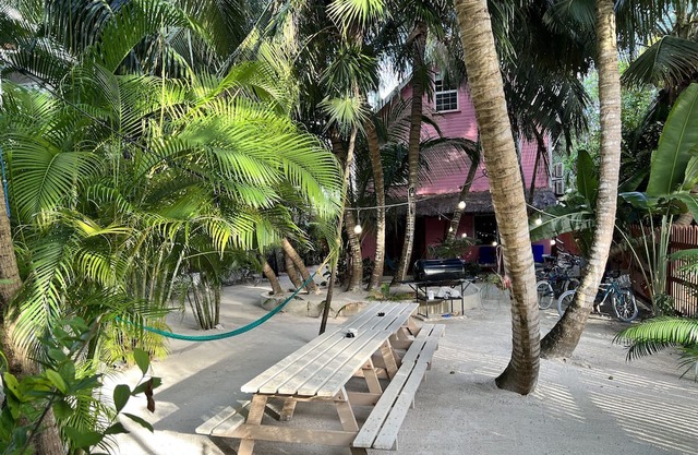 Oceanview/pool/Dock/AC-Barbaras Beach House-3 bed/2 bath sleeps 7