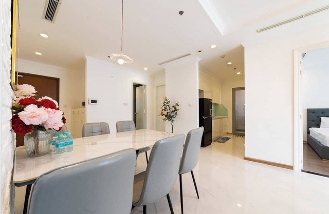 Luxury Royal Landmark 81 & Vinhomes