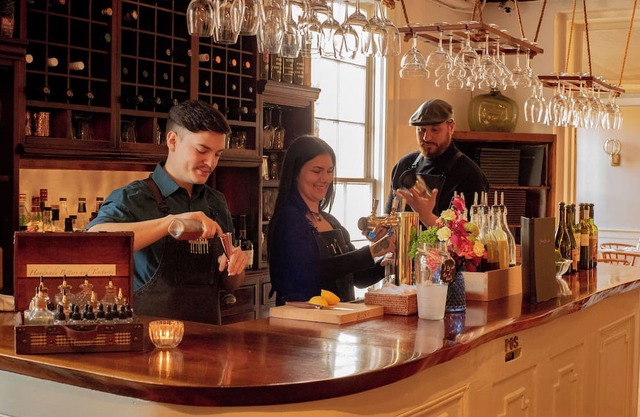 Historic General Lewis Inn