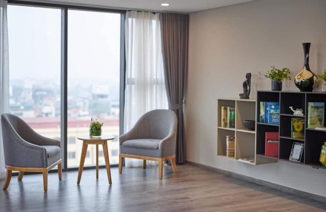 Grand PentStudio West Leak Luxury