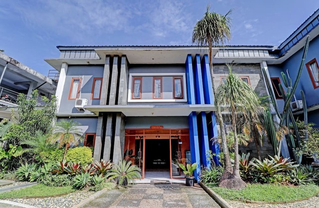 OYO 94710 Puncak Resort Guest House