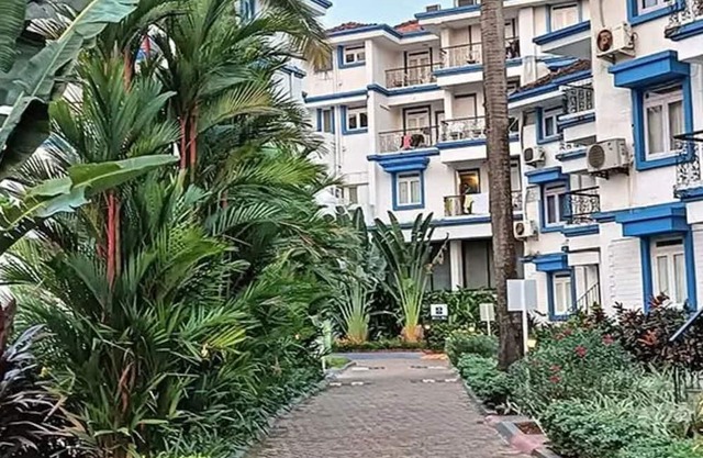 Fabhotel Park Grand Royal Palms