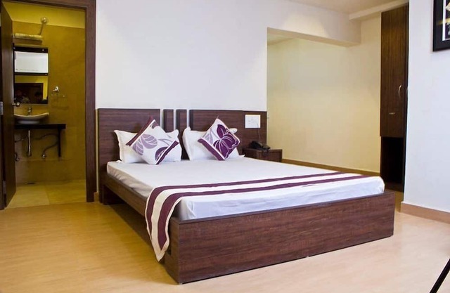 Hotel Vrindavan Palace