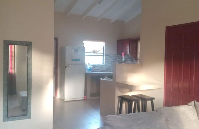 Room-near air and Ferry Ports, Shops & b
