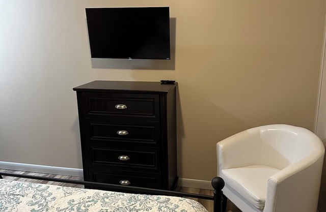 Pawpaw's Cozy Comfy Studio-Unit A. Pet Friendly