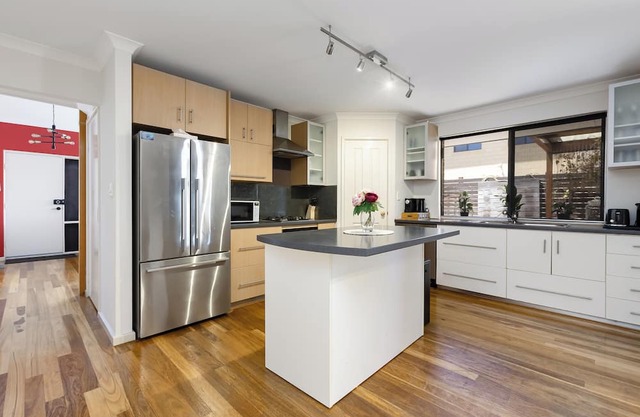Vic Park Home close to Crown Perth