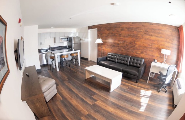 Come stay in this 1st floor 2 bedroom suite!