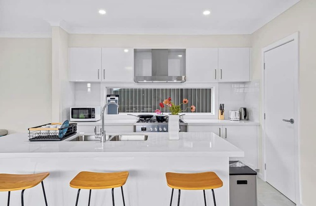 Leppington Two-Level 4Br near Village & Woolworthsn