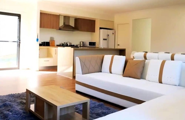 Kellyville Spacious Modern House | Park&Lake