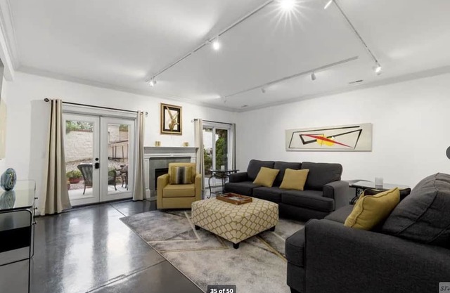 Charming 2-bedroom apartment nestled in nature behind the Broadmoor Hotel.