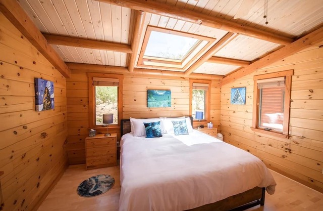 Apatite Cabin: Focus & Inspiration