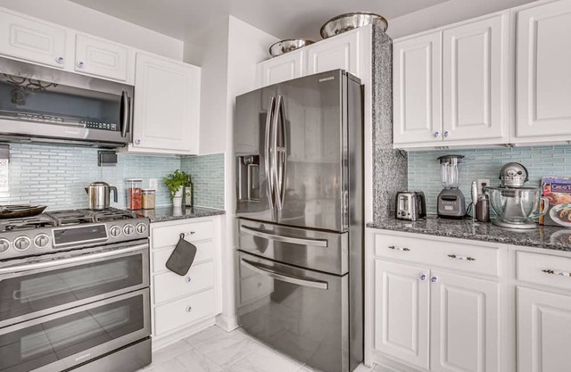 Inviting New Orleans Home w/Theater & Grill!