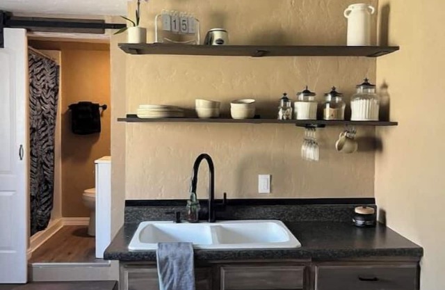 1 Bed 1 Bath apartment