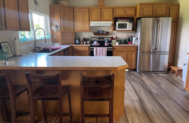 Charming 3-bedroom house on 5 acres with WiFi and AC in delightful Scappoose