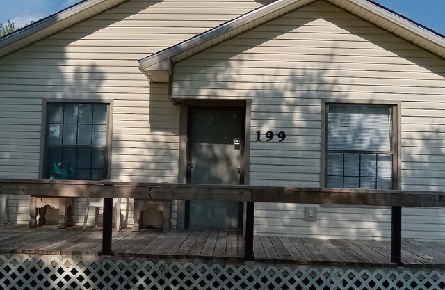 Catfish Capitol Charming 2-bdrm 1 bathroom house in peaceful East Tawakoni