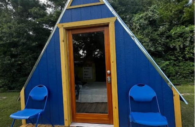 Cozy Nature A-frame: AC, Heating, Electricity in Coldsprings