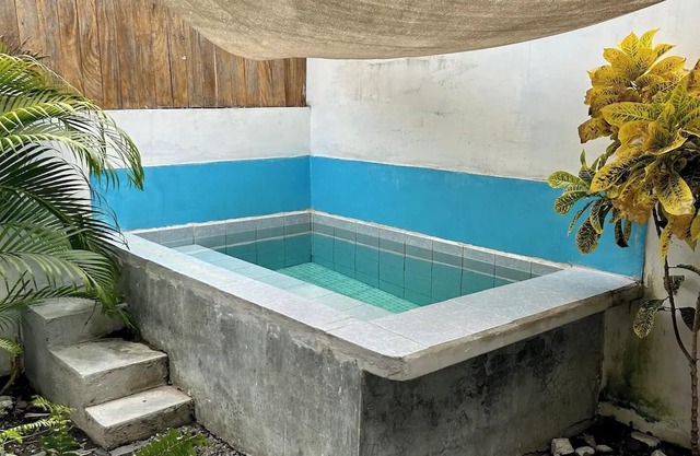 Loros Bungalow kitchen, private pool "AZURA"