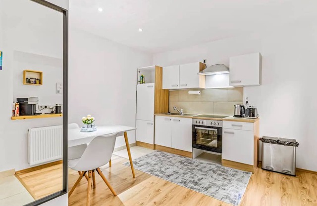 Modern 35m² Apartment | Near Airport & City Center