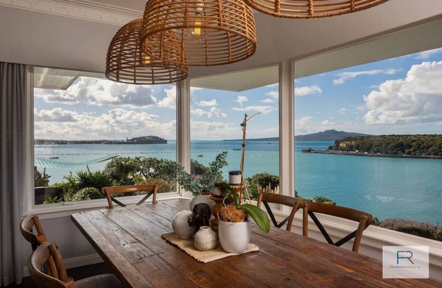 Stunning Luxury Apt with Panoramic Ocean Views and Spa