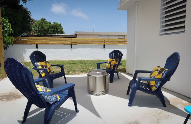 Charming 3-bedroom house in welcoming Fajardo with WiFi, AC.
