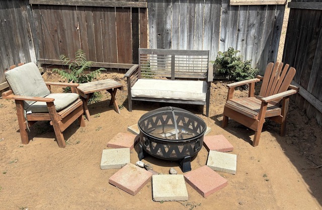 Daisy Dukes Unique & Fun Private Custom Home on Horse Ranch!